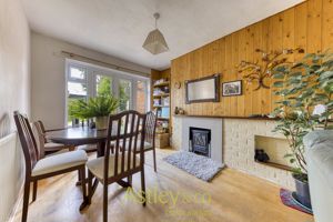 dining- click for photo gallery